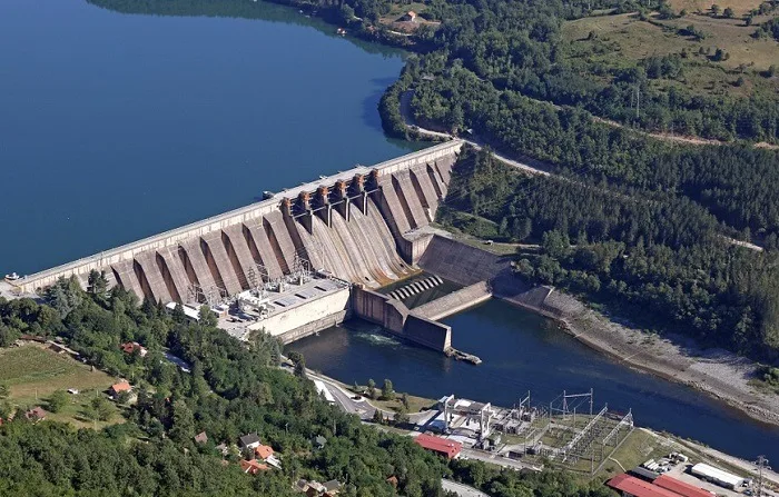 Barrage et installations électriques : infrastructure du secteur de l’énergie